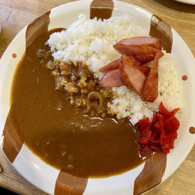 全席喫煙OK!辛すぎない美味しいカレー