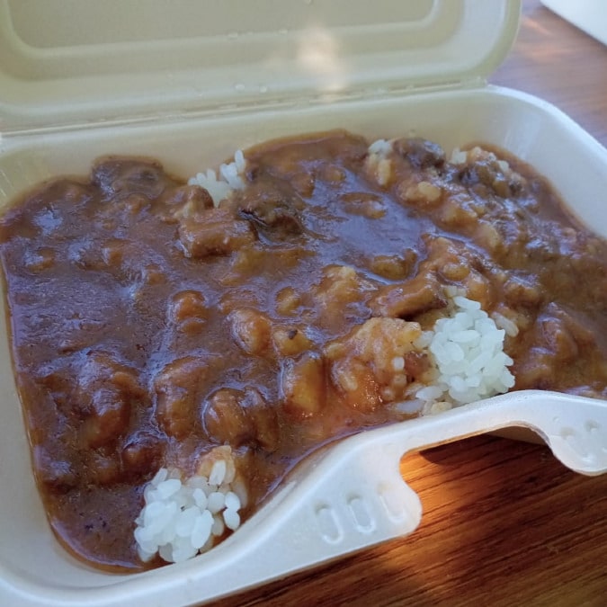 少しドロっとしたルウでスパイスも効いた激うまカレー!!