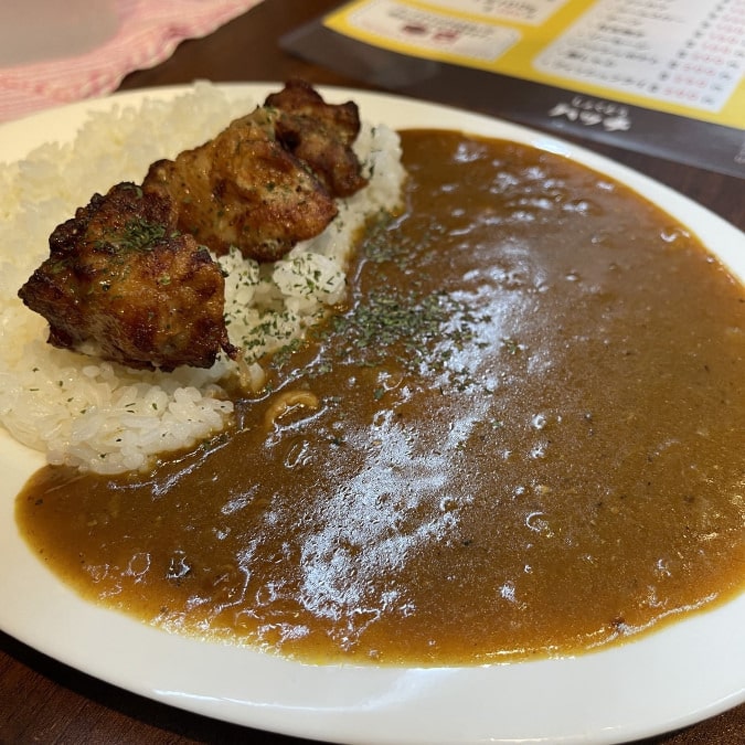 300円で大人1人前の並盛!財布に優しすぎる美味しいカレー