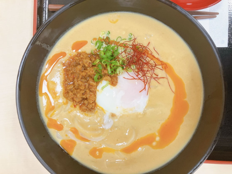 スタッフ考案カレーうどんフェア第一位「冷やし坦々クリームうどん」