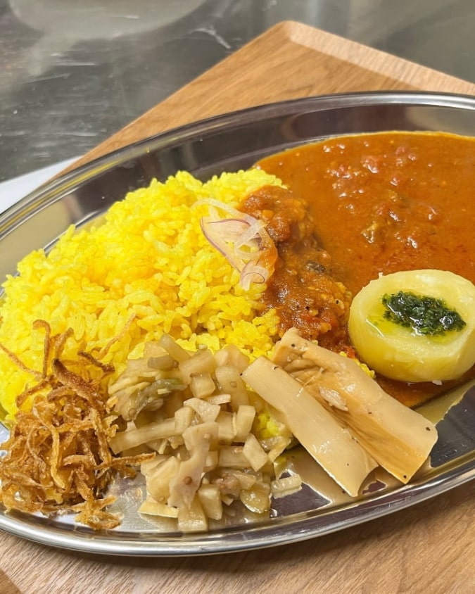 体に優しく満足感あるスパイスカレー