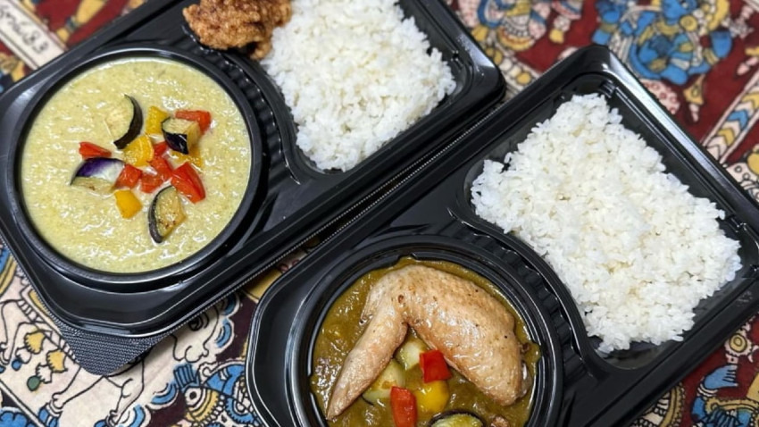 一味違う「やじえんす」特製の和風グリーンカレー&バターチキンカレー!!