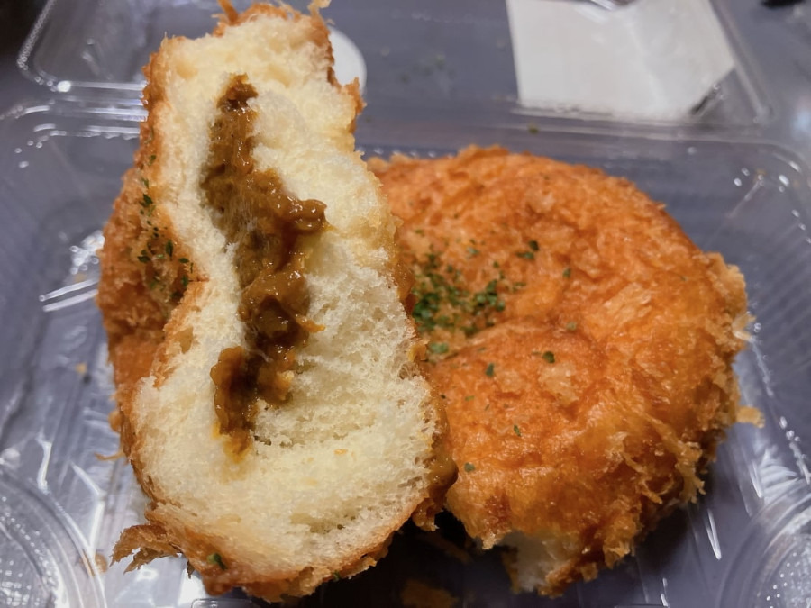 安くて美味しい! ヤオコーの辛口カレーパン