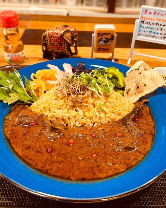 MUSIC BAR HiGHの昼部門で営業中♪