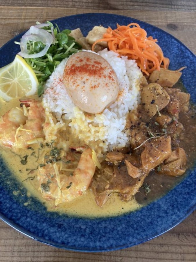 大阪狭山市でスパイスカレーを提供