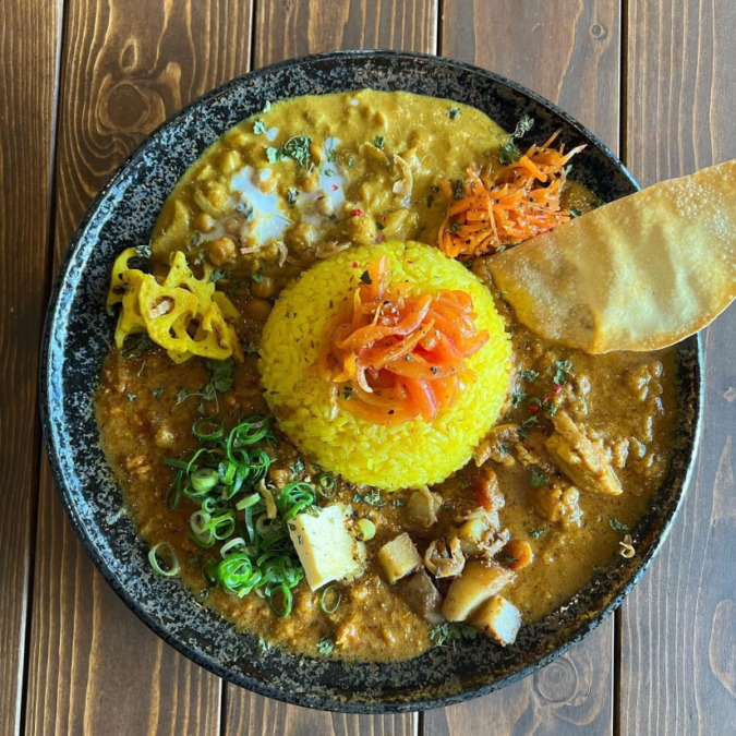 催事やカレーフェス出店、地元企業とのコラボ等、幅広く活動中